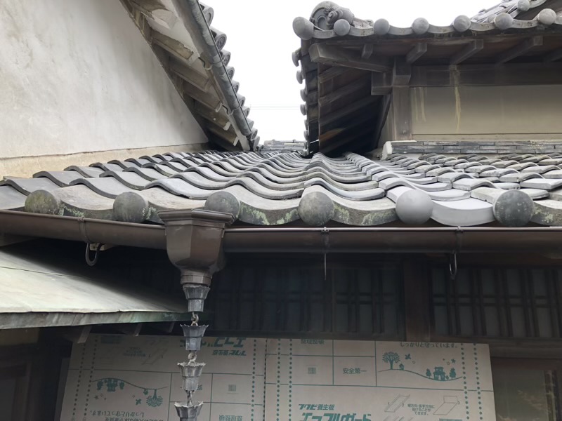 腐食した屋根下地の改修と瓦復旧工事
