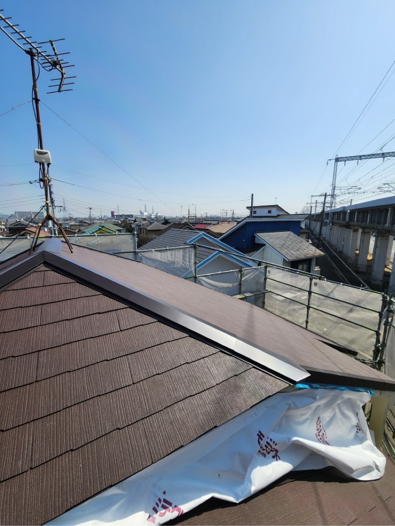 コーキング補修では直らなかった雨漏りを解消したカラーベスト葺き替え工事