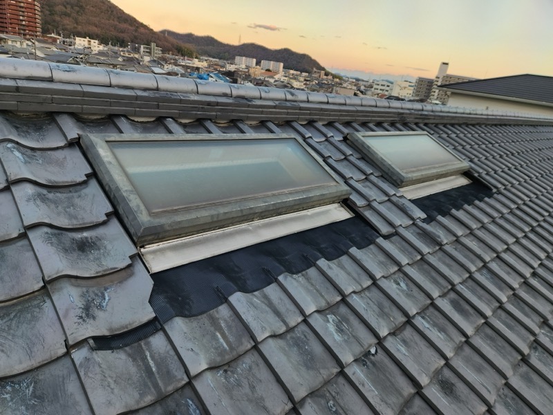 雨漏りしやすいトップライトをしっかり改善 ― 天窓まわり雨漏り補修工事 ―