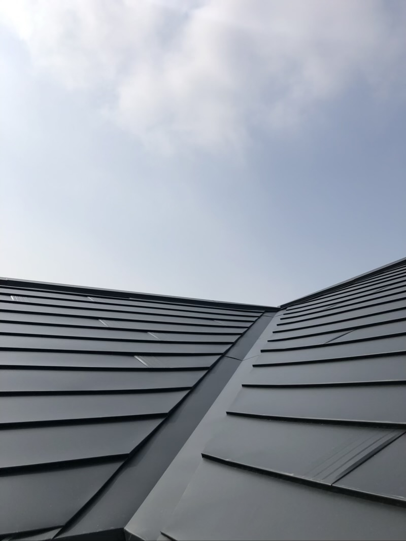 既存屋根を撤去しない屋根カバー工事